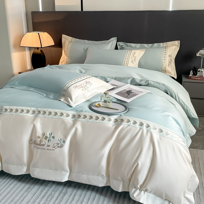 91家纺网 家纺一手货源 找家纺 桃园 2025新款全棉长绒棉刺绣绣花四件套-西西里系列 飘蓝