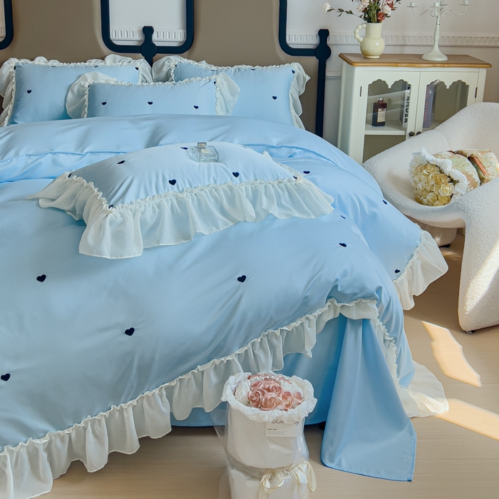 91家纺网 家纺一手货源 找家纺 花香四季家纺 2025新款法式蕾丝裙边刺绣仙女公主风四件套 爱心蓝