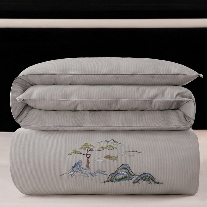 91家纺网 家纺一手货源 找家纺 招财狼 2025新款抗菌小竹棉冬被 小竹棉-浅灰