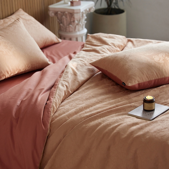 91家纺网 家纺一手货源 找家纺 风向标家纺 2025全棉浮雕提花四件套-科林斯系列（风格一） 科林斯-蜜棕红