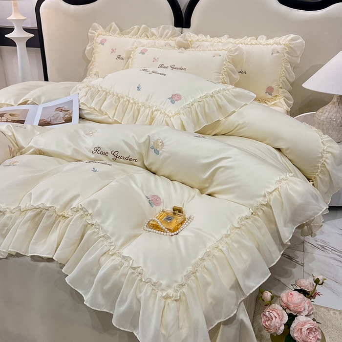 91家纺网 家纺一手货源 找家纺 花香四季家纺 2025新款法式蕾丝裙边刺绣仙女公主风四件套 玫瑰米