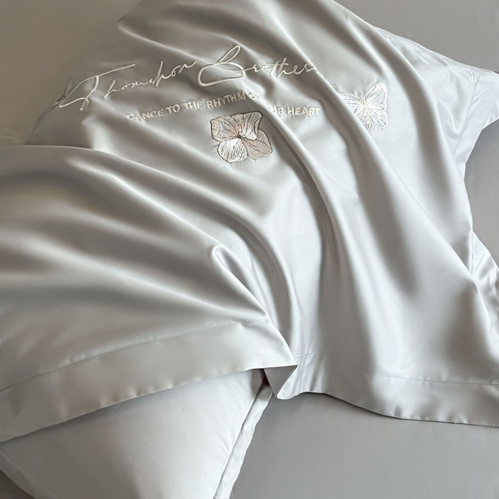 91家纺网 家纺一手货源 找家纺 欧乐蒂 2025新款A类亲肤棉刺绣四件套-蝶舞 蝶舞-夜灰