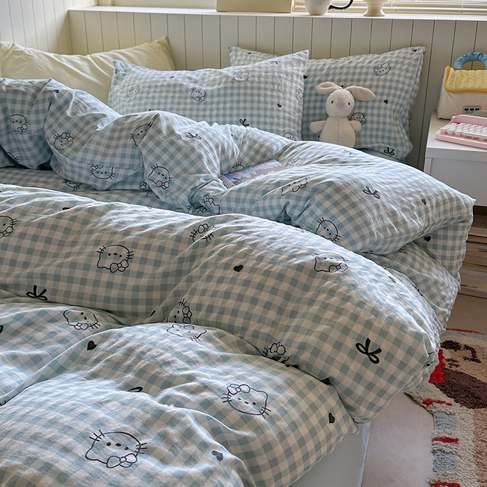 91家纺网 家纺一手货源 找家纺 繁花家居 2025新款软乎乎时尚印花水洗棉四件套 格子猫咪蓝