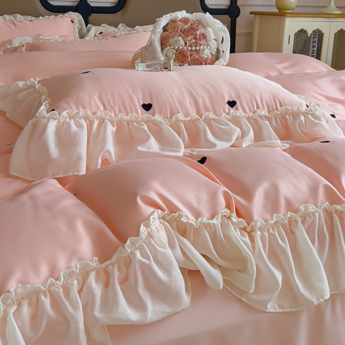 91家纺网 家纺一手货源 找家纺 花香四季家纺 2025新款法式蕾丝裙边刺绣仙女公主风四件套 爱心粉