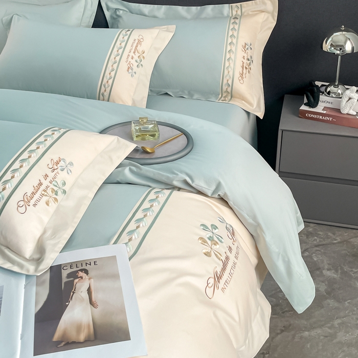 91家纺网 家纺一手货源 找家纺 桃园 2025新款全棉长绒棉刺绣绣花四件套-西西里系列 飘蓝