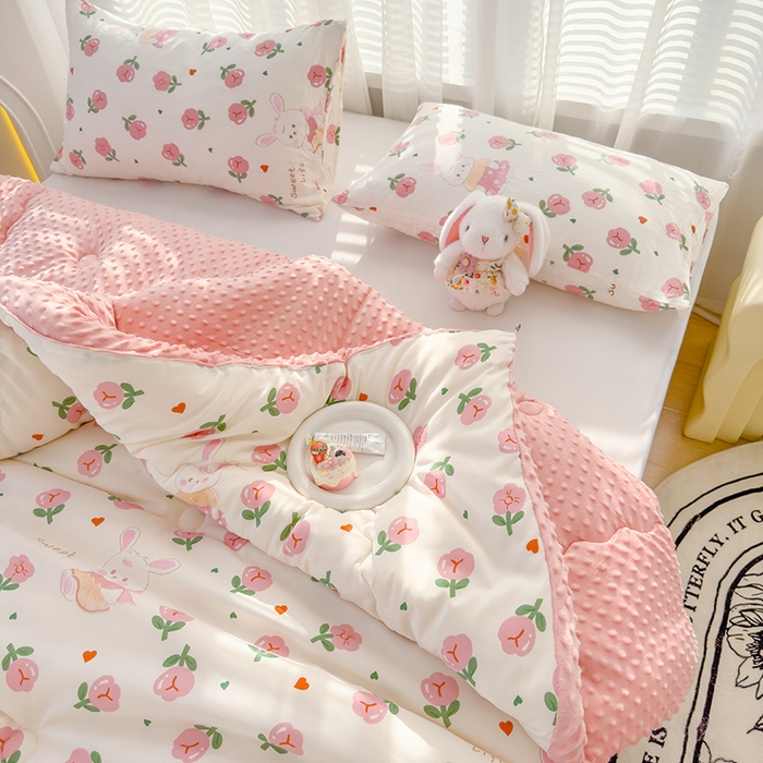 91家纺网 家纺一手货源 找家纺 佰丝居 2025新款A类水洗棉双层纱豆豆被100%新疆棉花被夏被 曼塔玫瑰