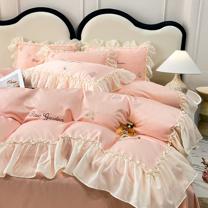 91家纺网 家纺一手货源 找家纺 花香四季家纺 2025新款法式蕾丝裙边刺绣仙女公主风四件套 玫瑰玉