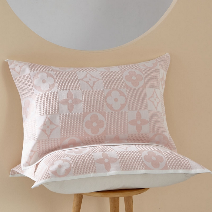 91家纺网 家纺一手货源 找家纺 朴尔家纺-毛巾被 2025新款全棉纱布蜂窝结构系列枕巾 幸运草-嫩粉