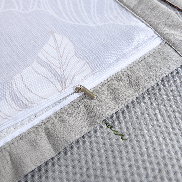 91家纺网 家纺一手货源 找家纺 小猫派 2025夏季冰丝枕头套A类豆豆凉感常规枕套 凉感绣花-灰色花束