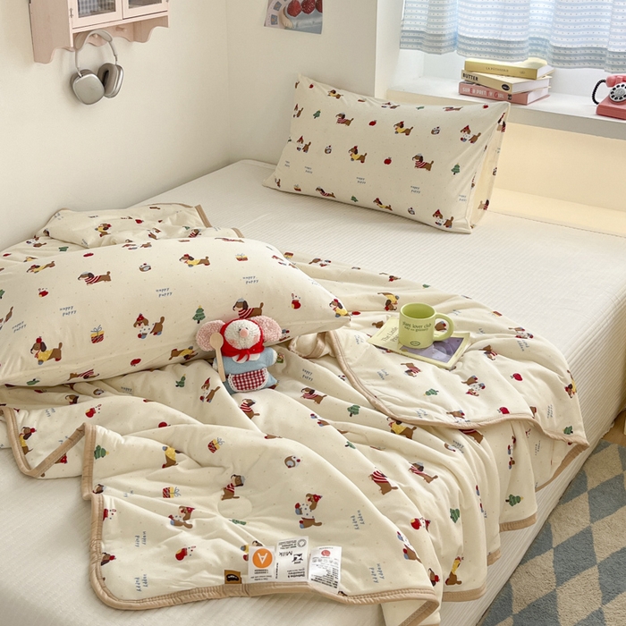 91家纺网 家纺一手货源 找家纺 桃子家居  2025新款A类高品质牛奶针织棉软糯大豆夏被 针织棉-可爱小腊肠