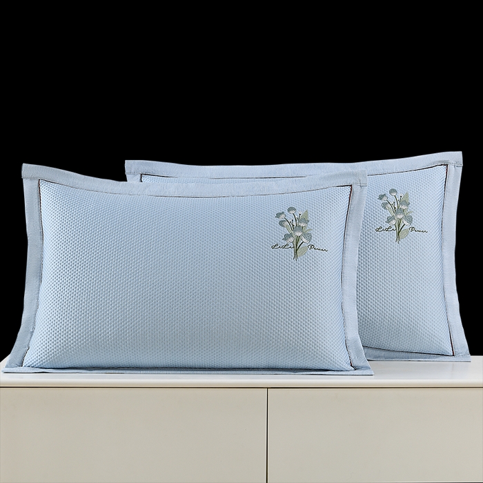 91家纺网 家纺一手货源 找家纺 小猫派 2025夏季冰丝枕头套A类豆豆凉感常规枕套 凉感绣花-蓝色花束