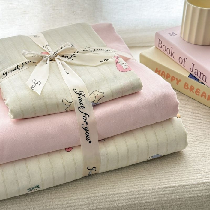 91家纺网 家纺一手货源 找家纺 2025新款双层纱印花卡通四件套-叠拍 嬉戏谷