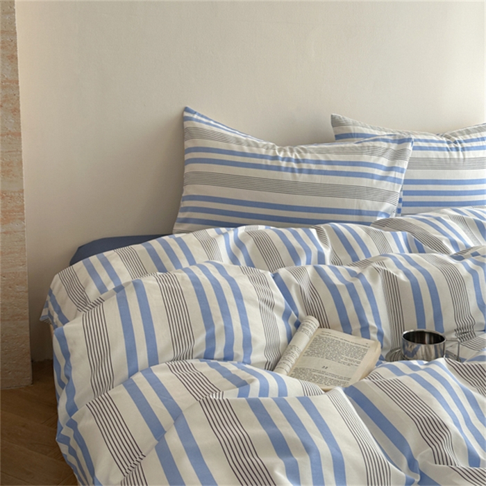 91家纺网 家纺一手货源 找家纺 金丝鸟家纺 2025新款全棉斜纹印花条纹系列四件套及单品 具象蓝