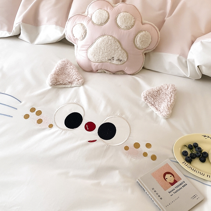 91家纺网 家纺一手货源 找家纺 （总）星野 2025春夏新品全棉贴布绣立体耳朵卡通四件套-喵小爪