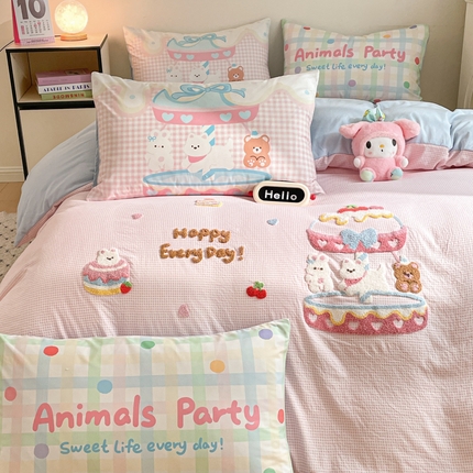 91家纺网 家纺一手货源 找家纺 沐慕 2025新款大版印加绣款四件套 游乐园