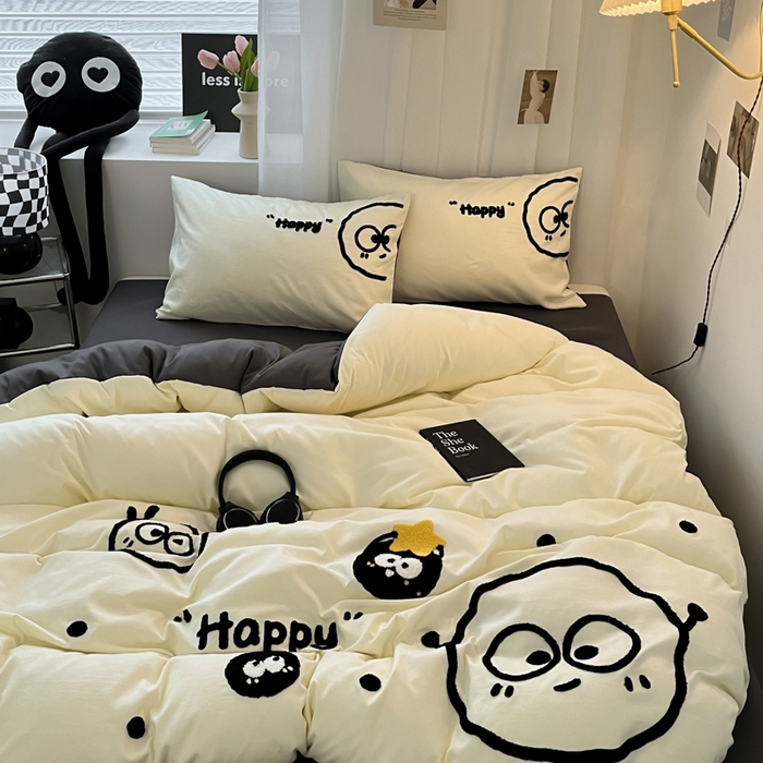 91家纺网 家纺一手货源 找家纺 沐慕 2025新款简约亲肤毛巾绣四件套 黑球球-米灰