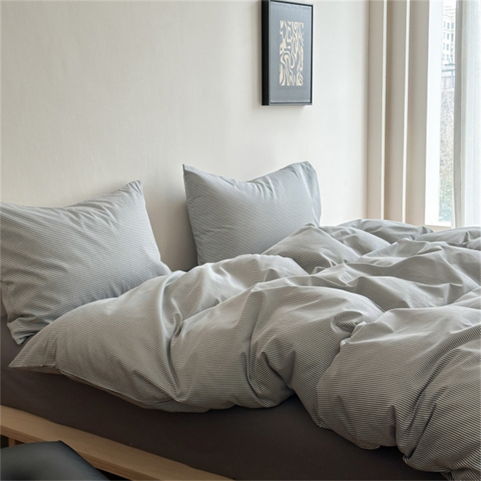 91家纺网 家纺一手货源 找家纺 金丝鸟家纺 2025新款全棉斜纹印花条纹系列四件套及单品 细末