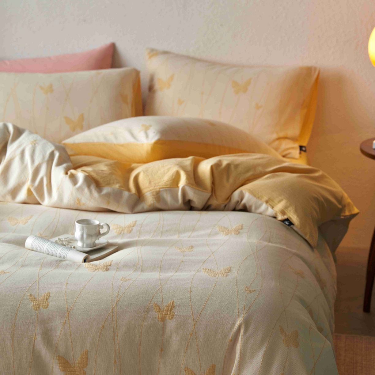 91家纺网 家纺一手货源 找家纺 安莱生活 2025新款60s双层纱色织大提花蝶舞翩翩四件套系列 蝶舞翩翩-驼黄