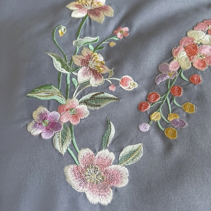 91家纺网 家纺一手货源 找家纺 梵克保罗 2025新款直播热卖长绒棉刺绣花边四件套-莉薇系列 莉薇-高级灰