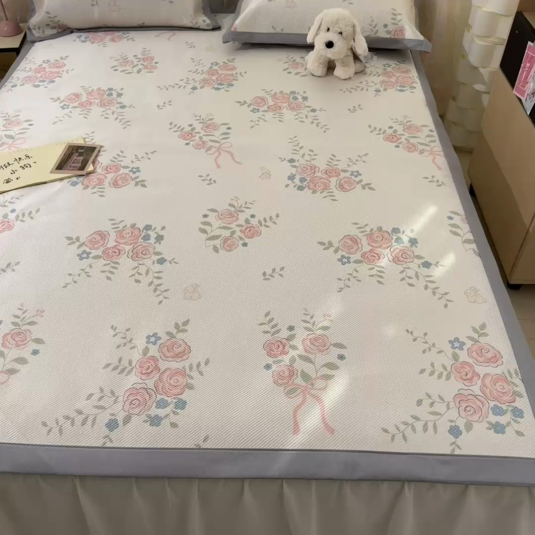 91家纺网 家纺一手货源 找家纺 川悦生活 2025新款数码印花冰藤席 玫瑰原野