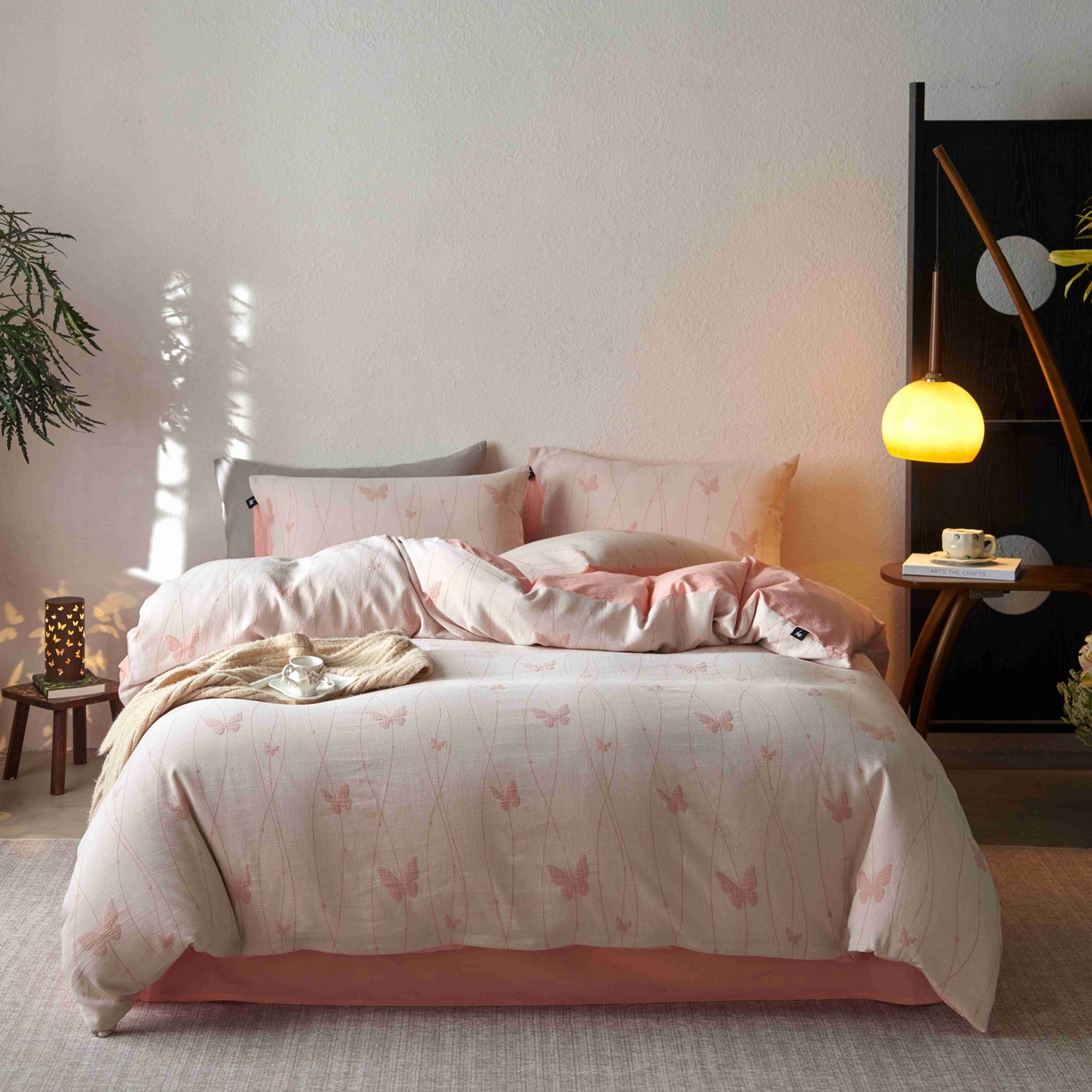 91家纺网 家纺一手货源 找家纺 安莱生活 2025新款60s双层纱色织大提花蝶舞翩翩四件套系列 蝶舞翩翩-嫩粉