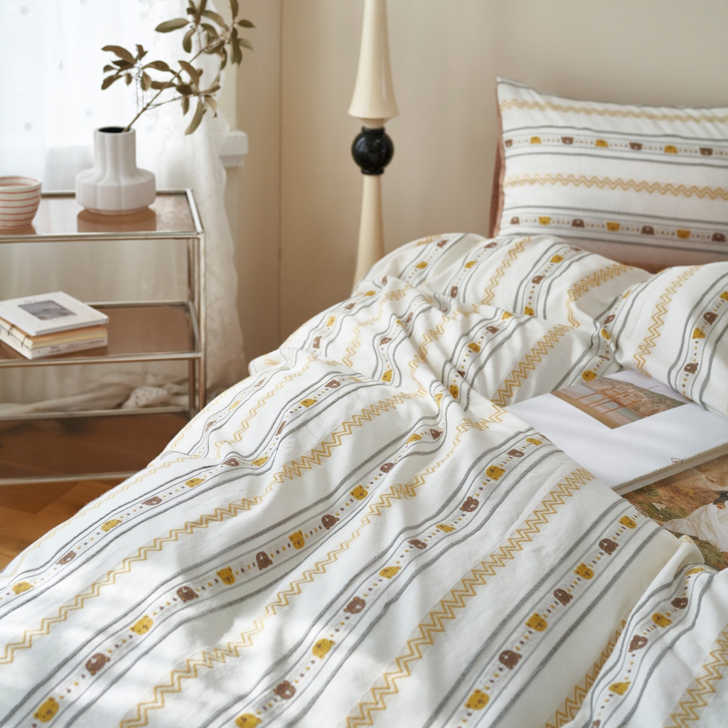 91家纺网 家纺一手货源 找家纺 金丝鸟家纺 2025新款专版全棉三层纱提花四件套波纹小熊系列 波纹小熊桔