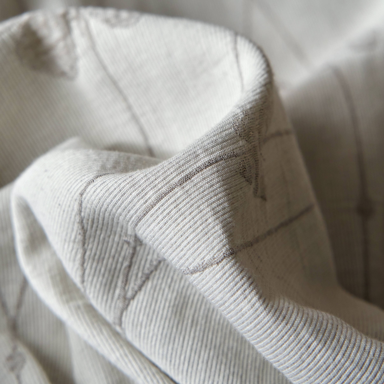 91家纺网 家纺一手货源 找家纺 安莱生活 2025新款60s双层纱色织大提花蝶舞翩翩四件套系列 蝶舞翩翩-银灰