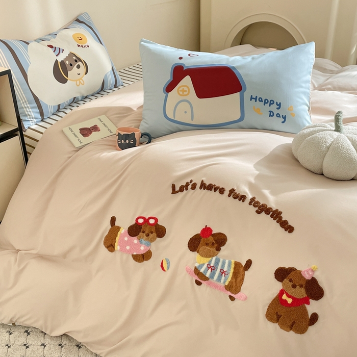 91家纺网 家纺一手货源 找家纺 沐慕 2025新款大版印加绣款四件套 腊肠狗