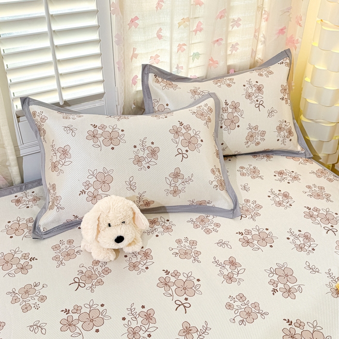 91家纺网 家纺一手货源 找家纺 2025新款小清新数码印花床笠款冰藤席 床笠繁花似锦