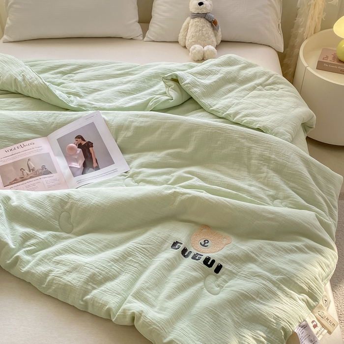 91家纺网 家纺一手货源 找家纺 沃尔居 新款水洗全棉双层纱夏被空调被大豆被纯棉春秋被子被芯夏凉被 小熊-浅绿色
