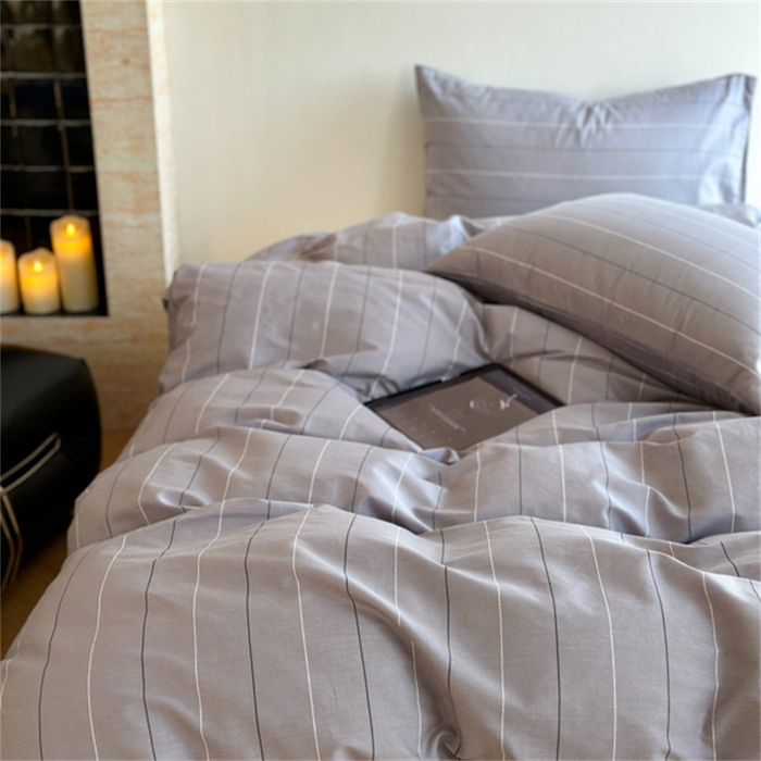 91家纺网 家纺一手货源 找家纺 金丝鸟家纺 2025新款全棉斜纹印花条纹系列四件套及单品 追忆灰