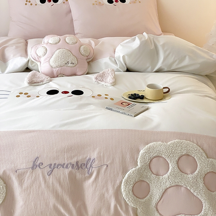 91家纺网 家纺一手货源 找家纺 （总）星野 2025春夏新品全棉贴布绣立体耳朵卡通四件套-喵小爪