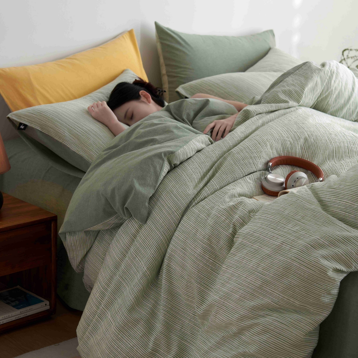 91家纺网 家纺一手货源 找家纺 安莱生活 2025新款60s色织大提花秘境条纹四件套系列 绿白混条