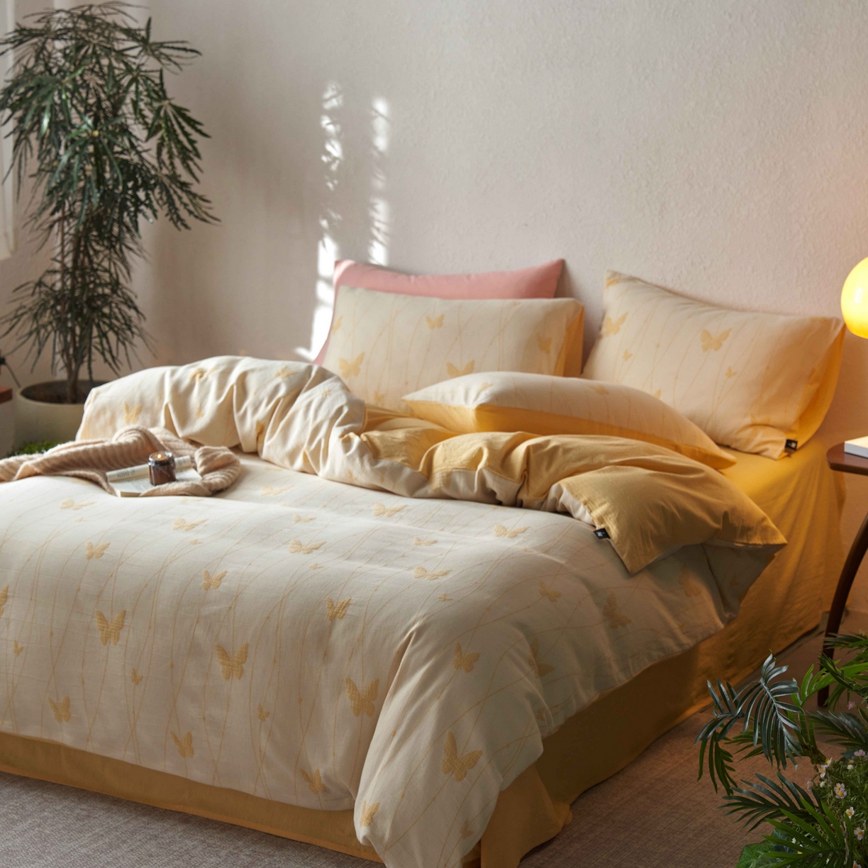 91家纺网 家纺一手货源 找家纺 安莱生活 2025新款60s双层纱色织大提花蝶舞翩翩四件套系列 蝶舞翩翩-驼黄