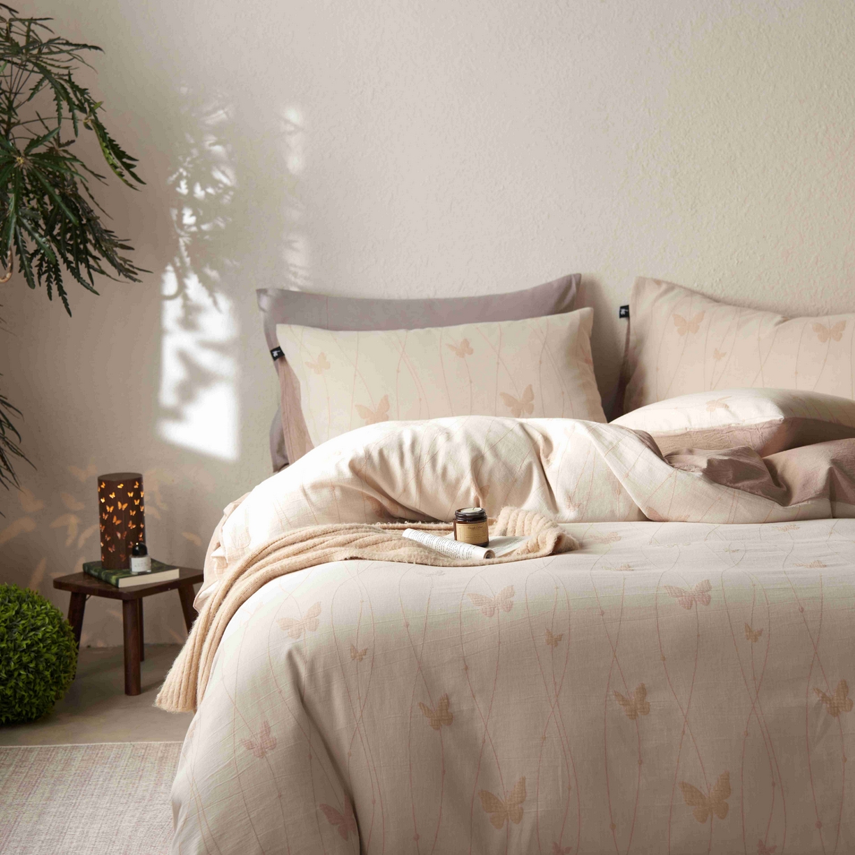 91家纺网 家纺一手货源 找家纺 安莱生活 2025新款60s双层纱色织大提花蝶舞翩翩四件套系列 蝶舞翩翩-卡其