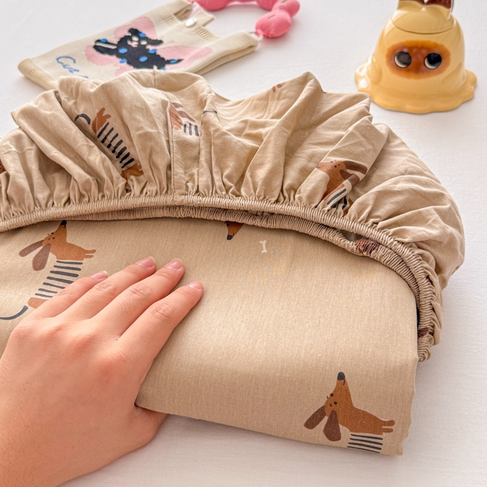 91家纺网 家纺一手货源 找家纺 吉象家纺 2025新款高支密全棉印花单品系列-单床笠 腊肠狗狗