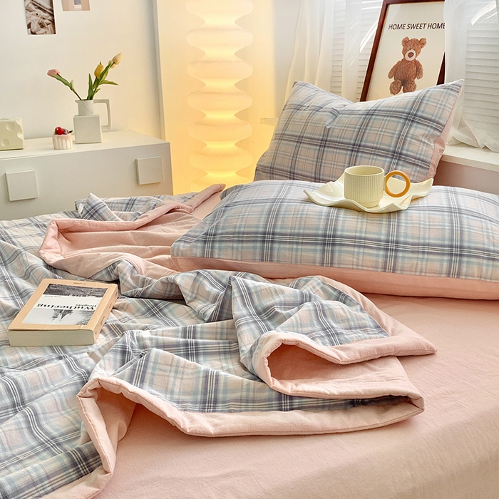 91家纺网 家纺一手货源 找家纺 水洗的故事 2025新款全棉色织水洗棉棉花夏被被子被芯 晚星粉格