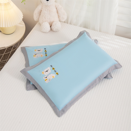 91家纺网 家纺一手货源 找家纺 （总）仁宇枕业 2025新款新品全棉绣花熊baby婴儿熊系列全荞麦枕头枕芯