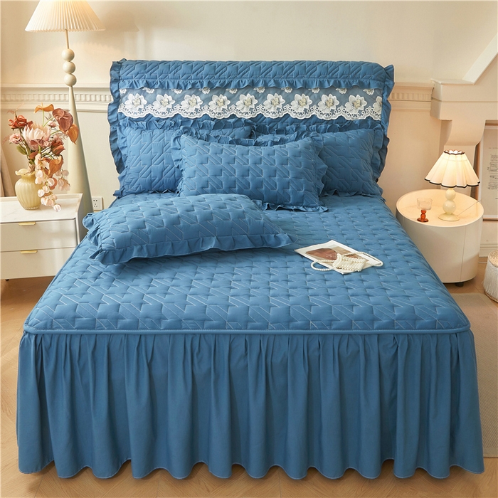 91家纺网 家纺一手货源 找家纺 十个点家纺 2025新款千鸟格磨毛绗缝夹棉纯色花边床裙三件套 经典兰色