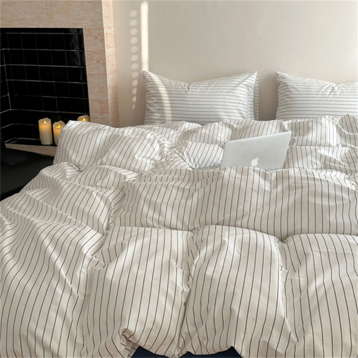 91家纺网 家纺一手货源 找家纺 金丝鸟家纺 2025新款全棉斜纹印花条纹系列四件套及单品 白色象牙