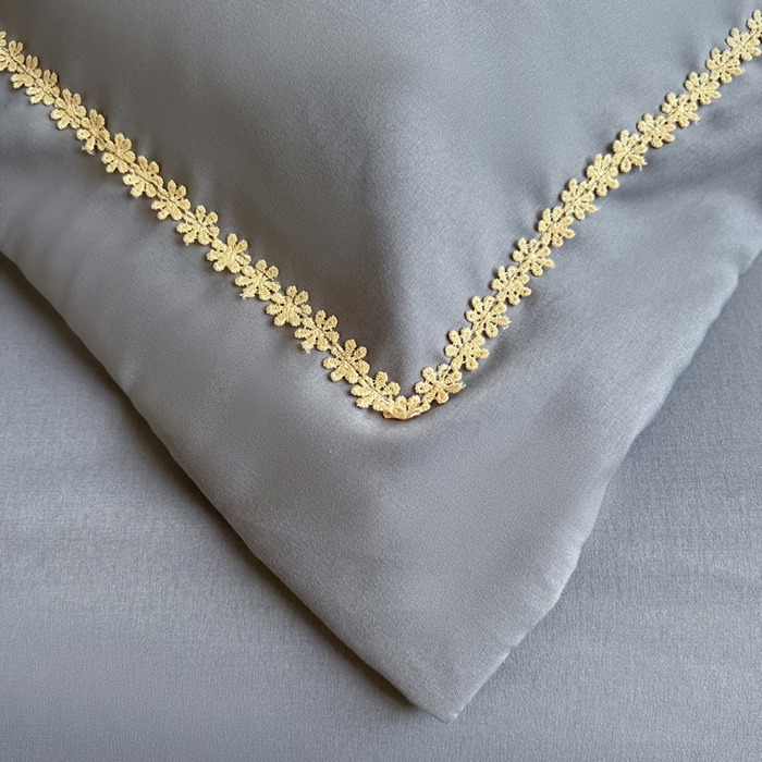 91家纺网 家纺一手货源 找家纺 梵克保罗 2025新款直播热卖长绒棉刺绣花边四件套-莉薇系列 莉薇-高级灰