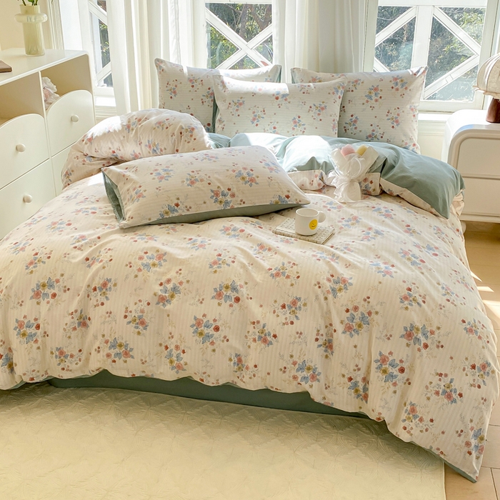 91家纺网 家纺一手货源 找家纺 宜家坊 2025早春新品全棉纯棉喷气13070小清新印花纯棉四件套-风格二 淡雅花影