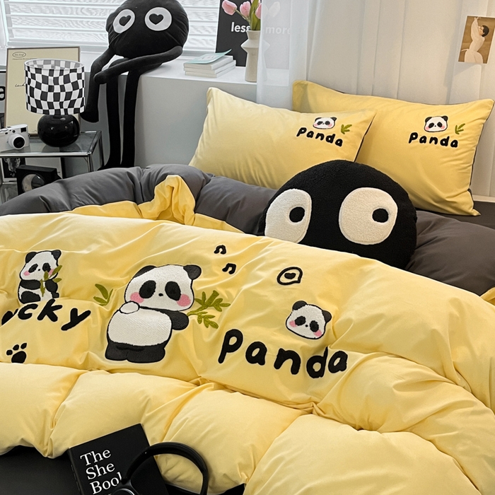 91家纺网 家纺一手货源 找家纺 沐慕 2025新款简约亲肤毛巾绣四件套 幸运熊猫-黄色