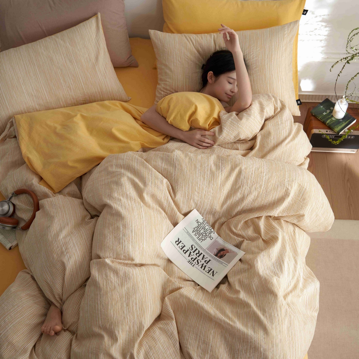 91家纺网 家纺一手货源 找家纺 安莱生活 2025新款60s色织大提花秘境条纹四件套系列 驼黄混条