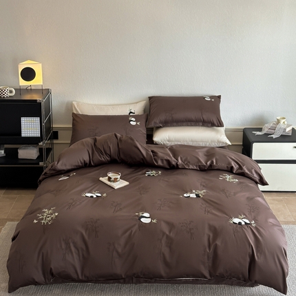 91家纺网 家纺一手货源 找家纺 佰亿莱 2025新款100s长绒棉四件套 竹中熊猫-咖啡