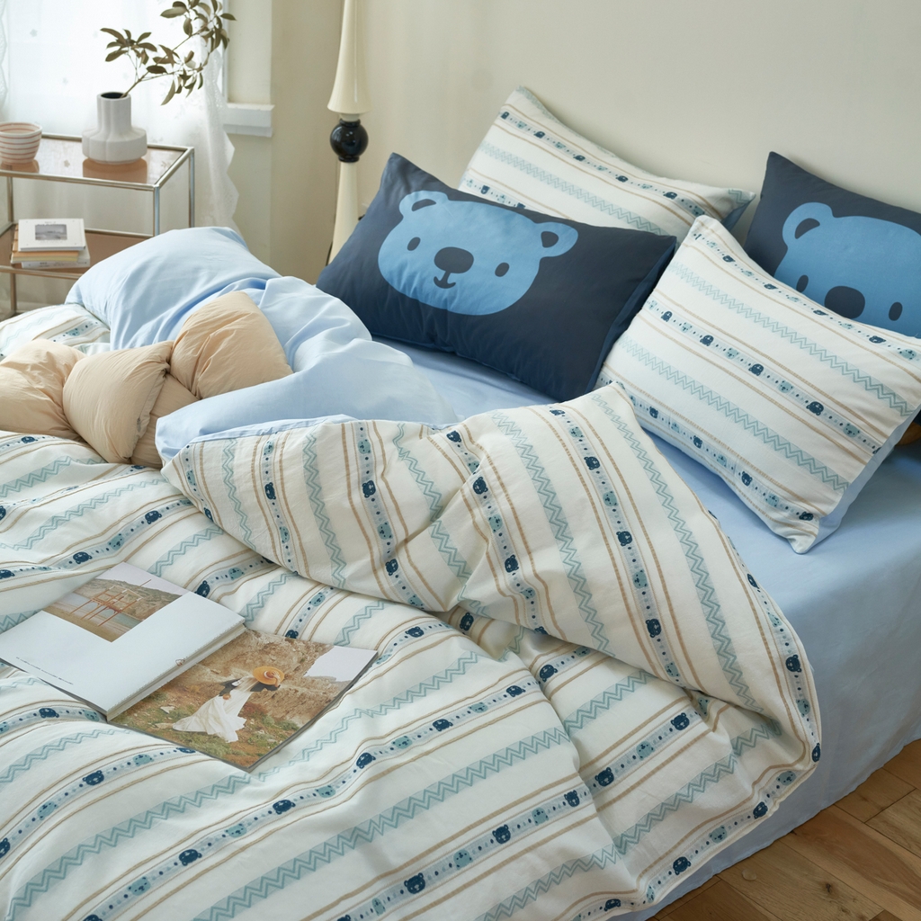 91家纺网 家纺一手货源 找家纺 金丝鸟家纺 2025新款专版全棉三层纱提花四件套波纹小熊系列 波纹小熊兰