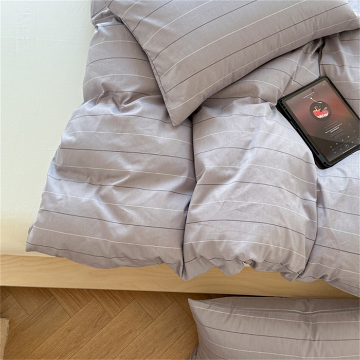 91家纺网 家纺一手货源 找家纺 金丝鸟家纺 2025新款全棉斜纹印花条纹系列四件套及单品 追忆灰