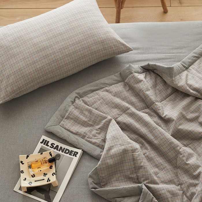 91家纺网 家纺一手货源 找家纺 水洗的故事 2025新款全棉色织水洗棉夏被&四件套 赫本灰