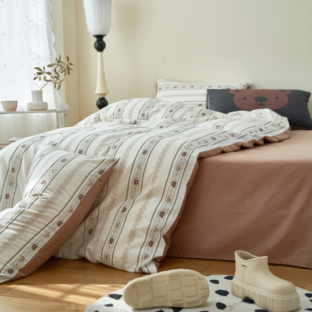 91家纺网 家纺一手货源 找家纺 金丝鸟家纺 2025新款专版全棉三层纱提花四件套波纹小熊系列 波纹小熊 咖