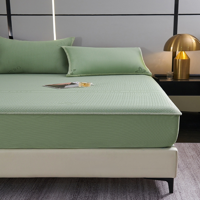 91家纺网 家纺一手货源 找家纺 青雅席业 2025年新款7A抗菌母婴级纯乙纶PE刺绣凉感丝豆豆席床笠款 四叶花-水绿